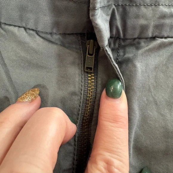 Ann Taylor LOFT Gray Casual Shorts Size 2 - Picture 13 of 15